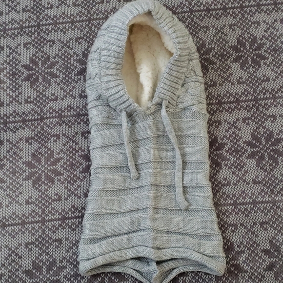 Accessories - Pull over Fleece Hood